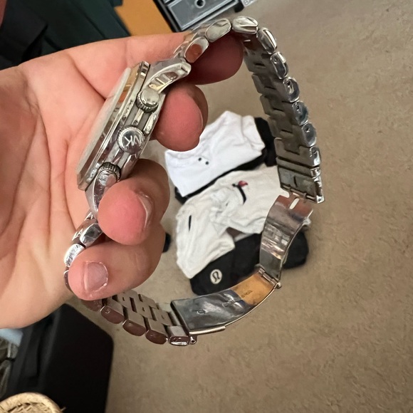 Michael Kors- Stainless Steel- Runaway Silver Tone Watch - Picture 3 of 4